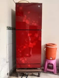 Pel refrigerator Medium Size Used In Excellent Condition.