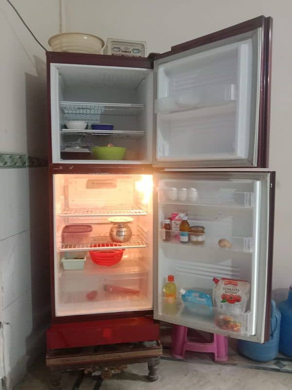 Pel refrigerator Medium Size Used In Excellent Condition. 1