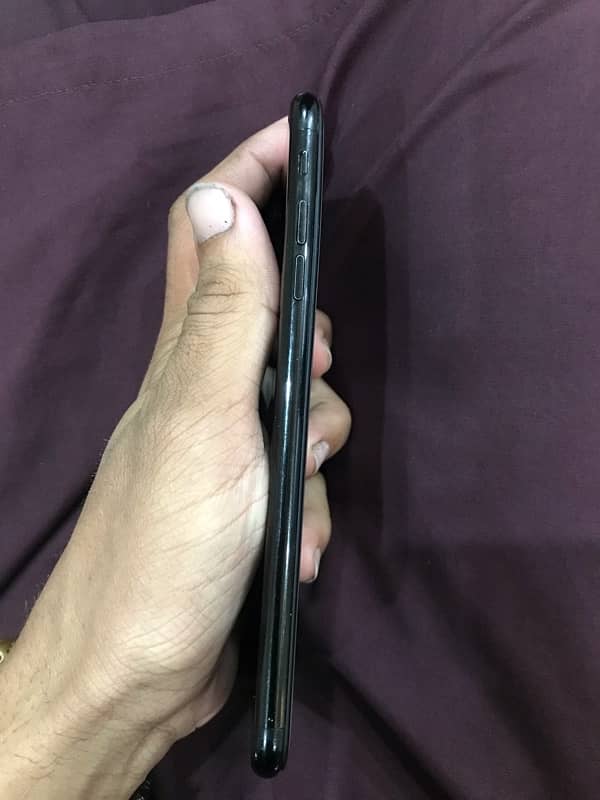 iphone 7 plus pta 128Gb jet black 3