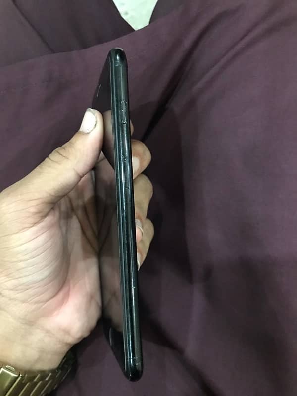 iphone 7 plus pta 128Gb jet black 4