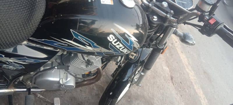 Suzuki GS 150 2021 3