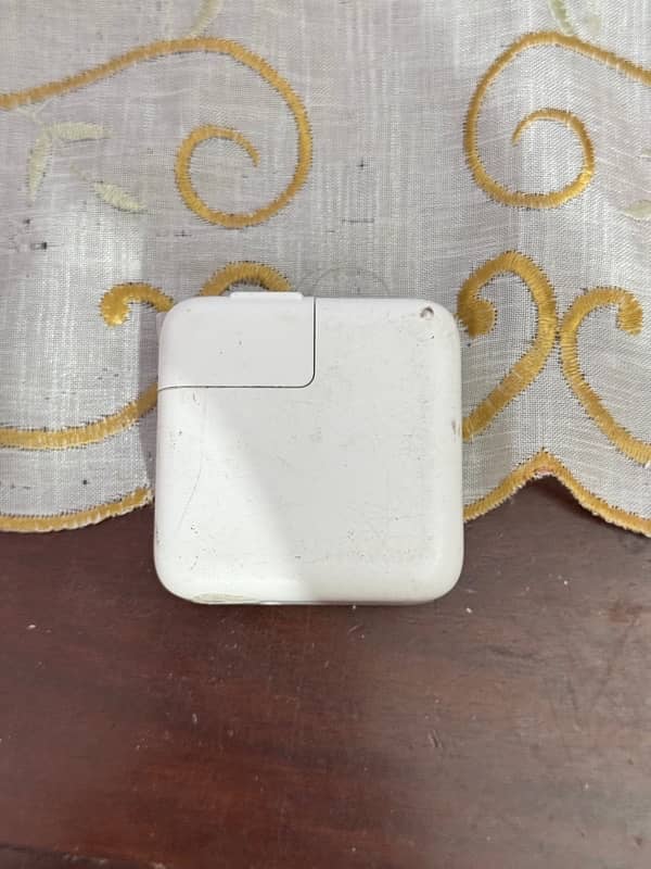 APPLE TYPE C ADAPTER 30w 0