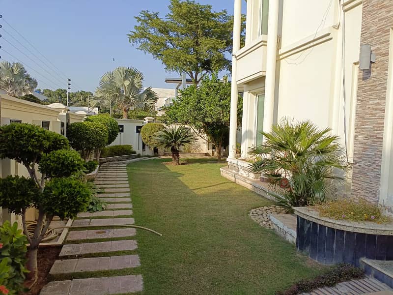 52 MARLA CORNER FURNISHED HOUSE FOR SALE IN BAHRIA TOWN LAHORE 26