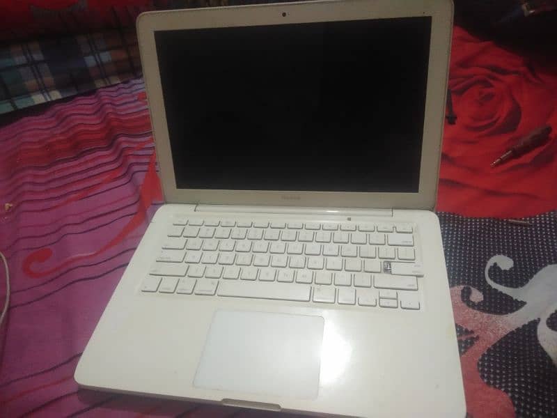 MacBook 2010 0