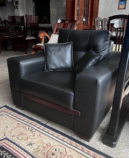 6 seater sofa in  leather only in 250000 1