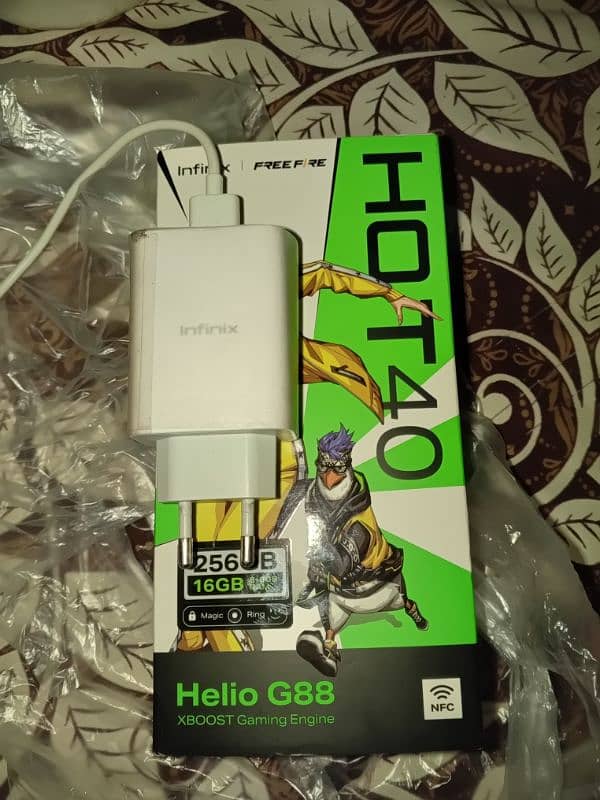 33wolt Infinix hot 40 ka original charger with cable 03223877844 0