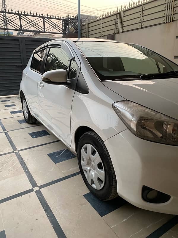 Toyota Vitz 2014 4