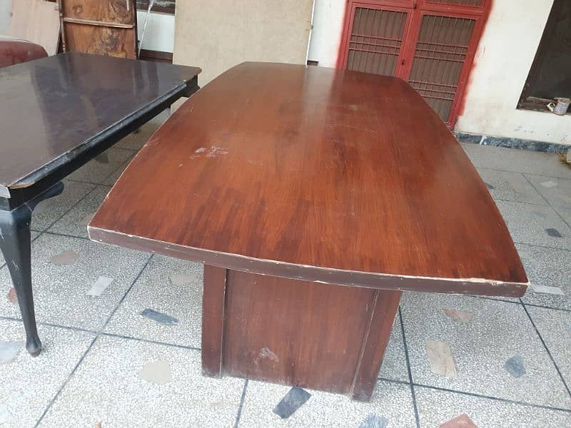 A beautiful Dining table for sale. Price Rs. 25000/= 1