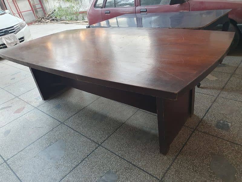 A beautiful Dining table for sale. Price Rs. 25000/= 2