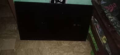 Akira 39" led tv panal broken hai