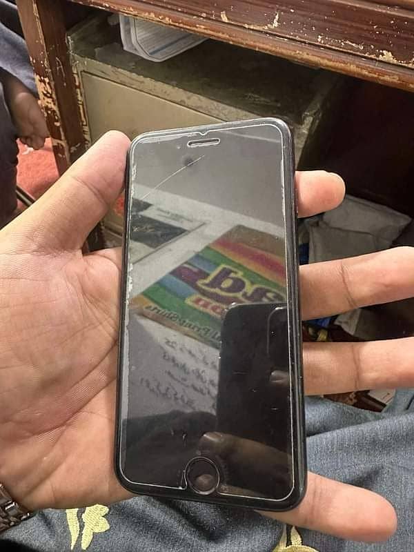 iPhone se 2020 3