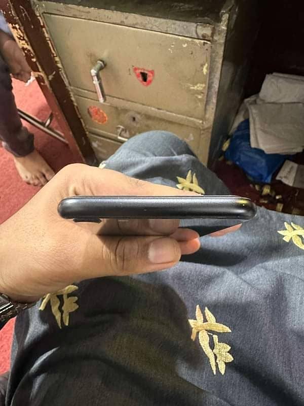 iPhone se 2020 6