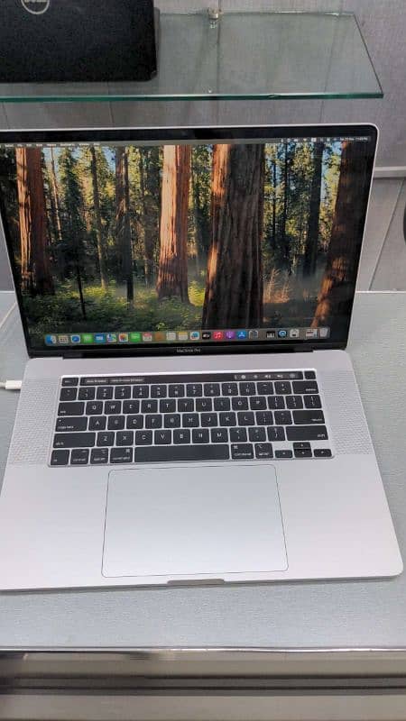 Apple MacBook pro 2019 Touch Bar i7 3