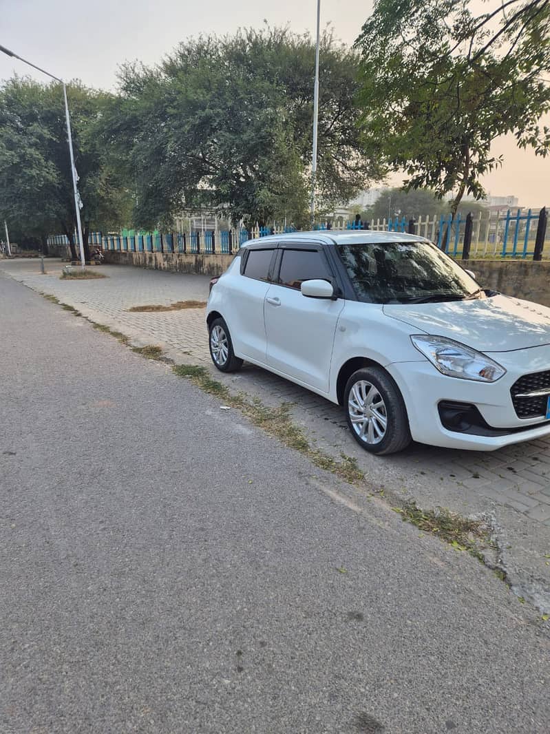 Suzuki Swift GL CVT 2022 1