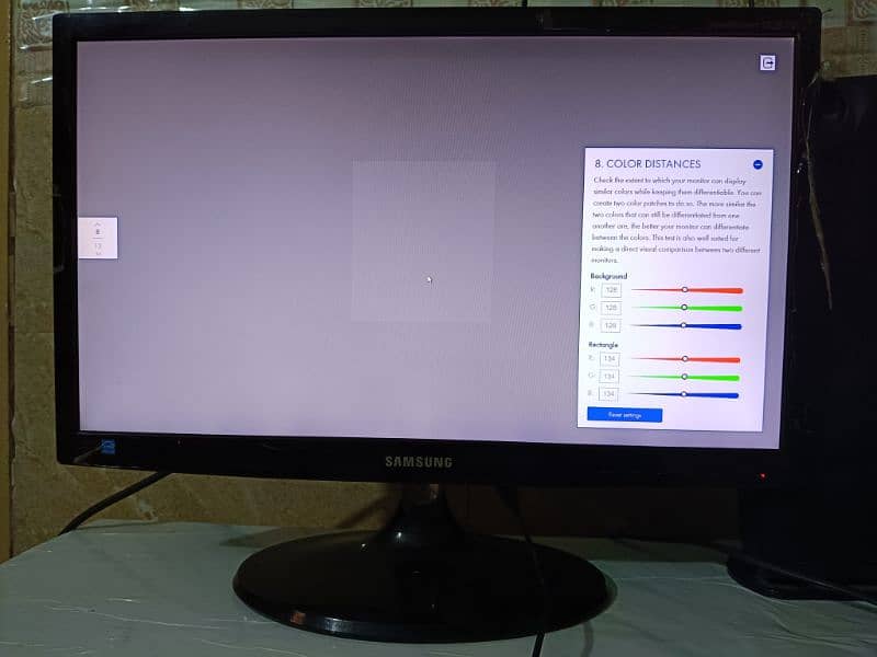 Samsung SycMaster S22B350 22-inch LED Monitor - Full HD, 6