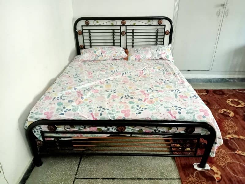 IRON BED + MATTRESS+ DRESSING TABLE 0