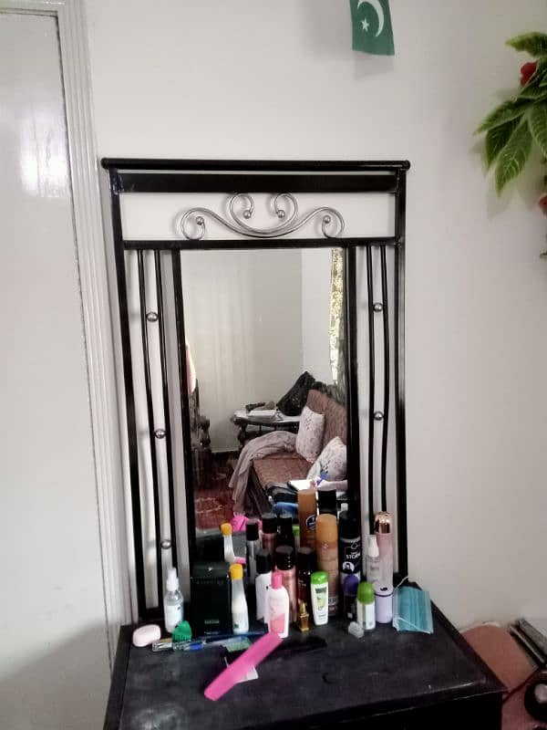 IRON BED + MATTRESS+ DRESSING TABLE 6