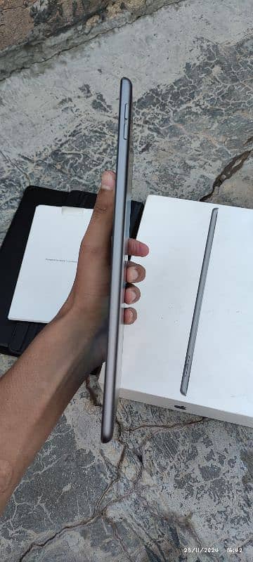 iPad 9th Genaration with box and Cover 2