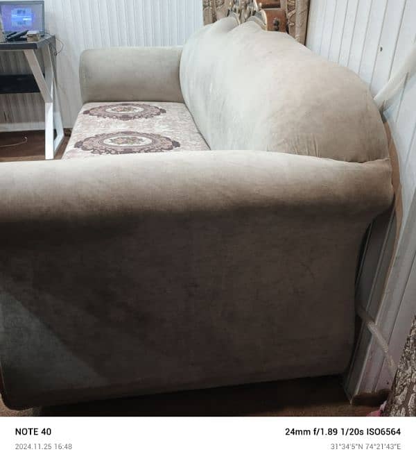 sofa set in 10/10 condition 2