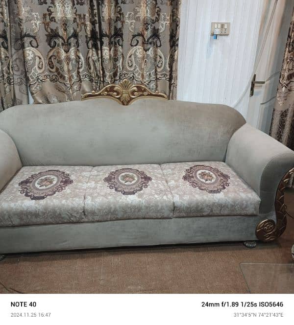 sofa set in 10/10 condition 3