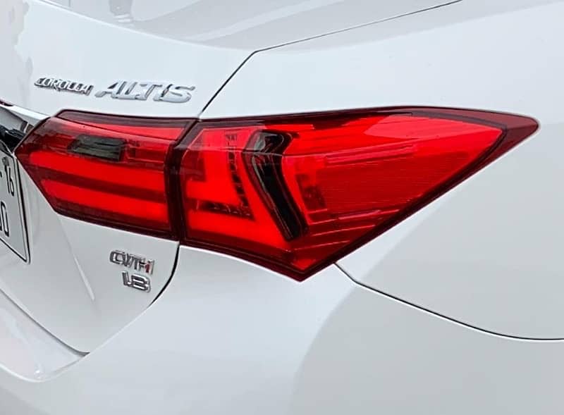 toyota grande back lights 1