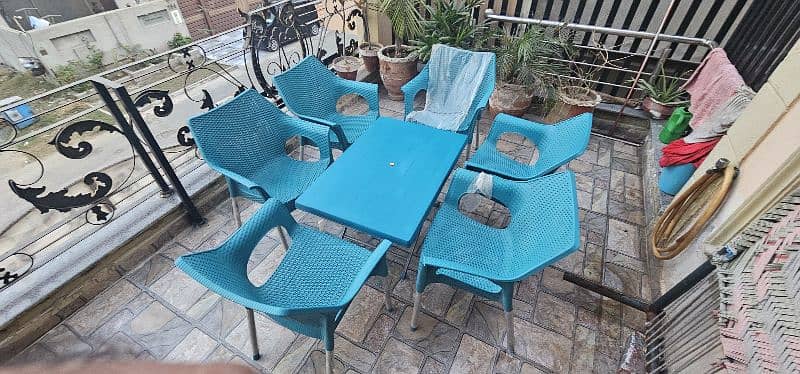 Super Fine Plastic Outdoor Table and Chairs Urgent Selling 0