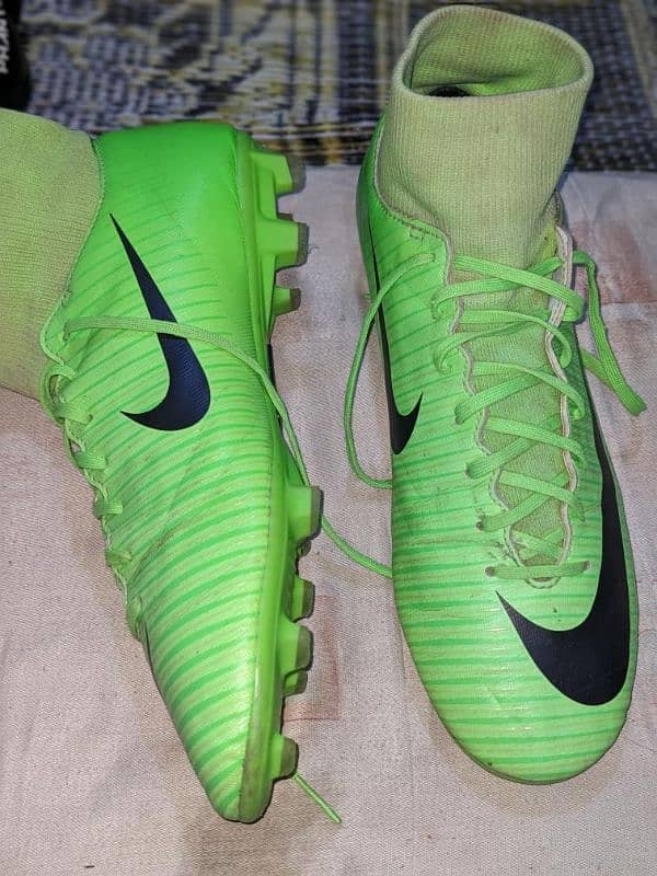 football shoes 8