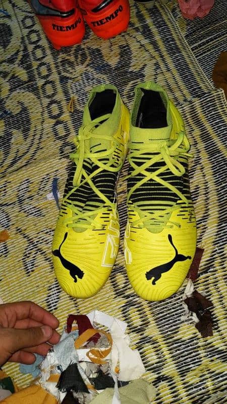 football shoes 10