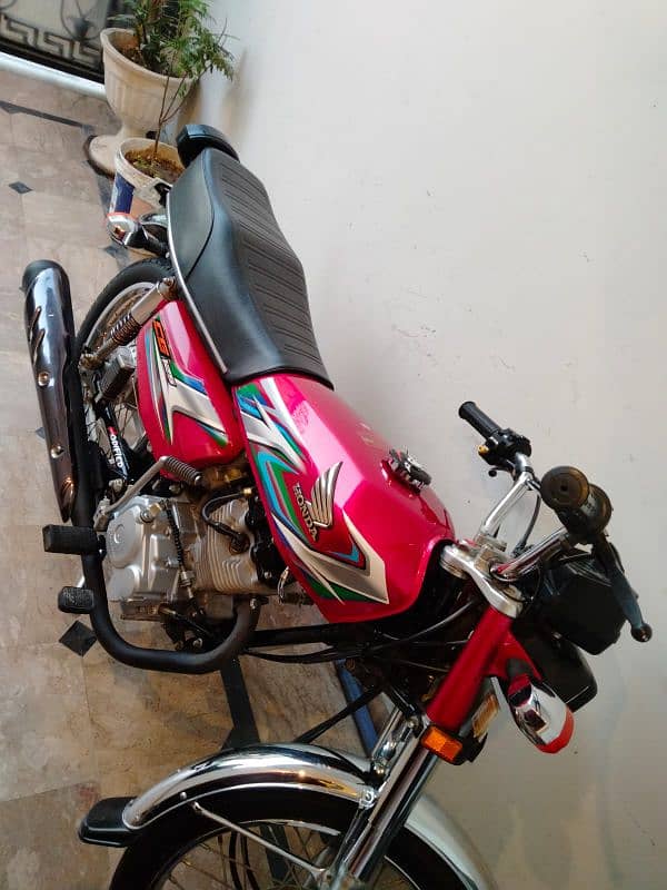 Honda 125 Red color 1