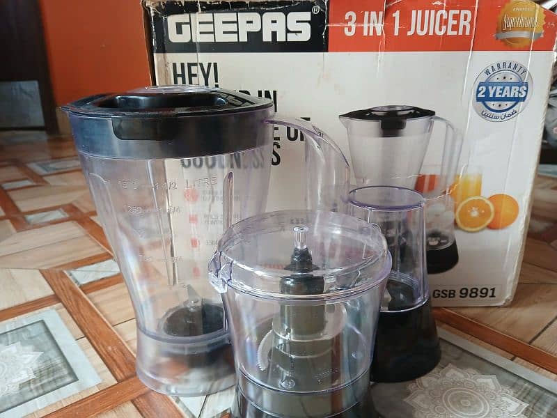 Geepas 3-in-1 Juicer KSA 1