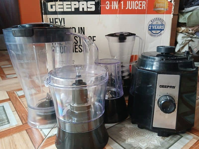 Geepas 3-in-1 Juicer KSA 6