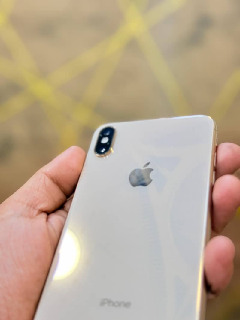 IPhone Xs Max 256 GB PTA Apporved 5