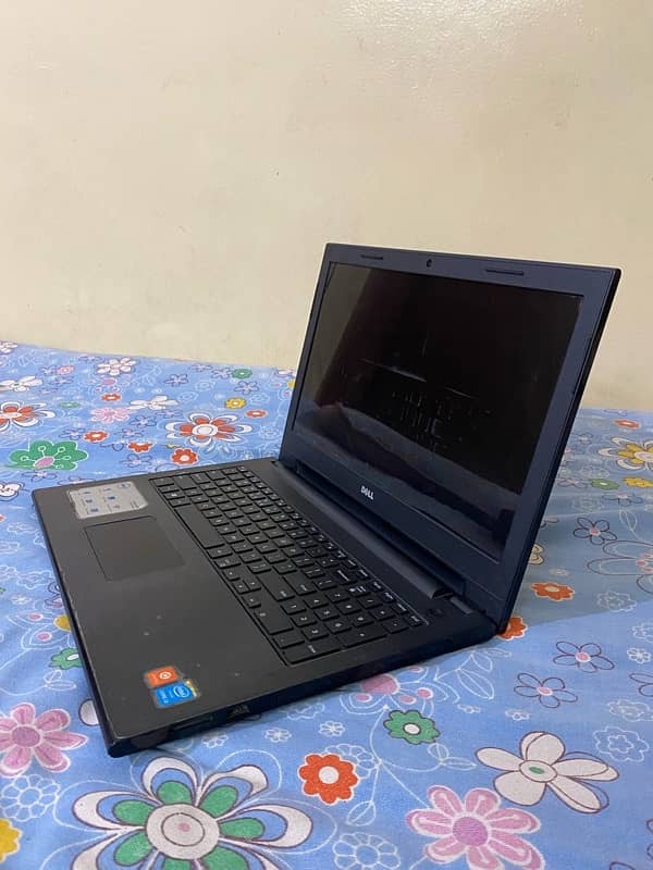 Laptop Inspiron 15 (3000)  i3-400 0