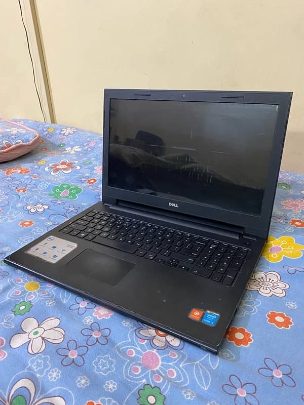 Laptop Inspiron 15 (3000)  i3-400 2