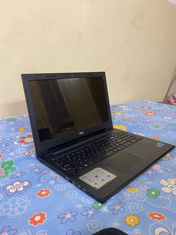 Laptop Inspiron 15 (3000)  i3-400 7