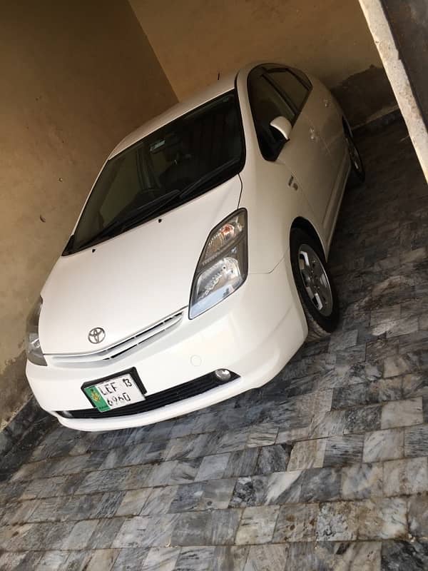 Toyota Prius 2011 1