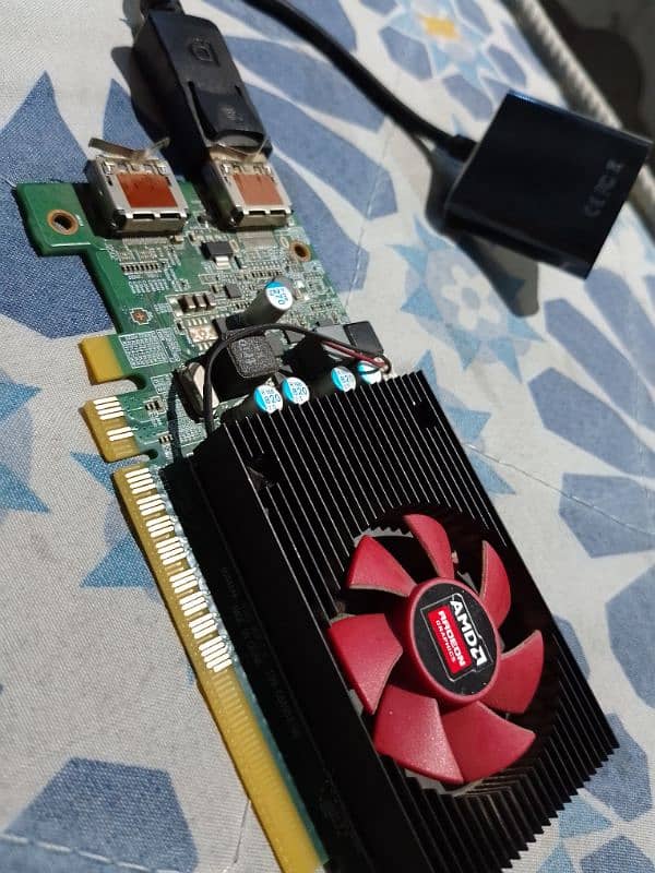 AMD 2 GB DDR 5 VIDEO CARD + Cable 2