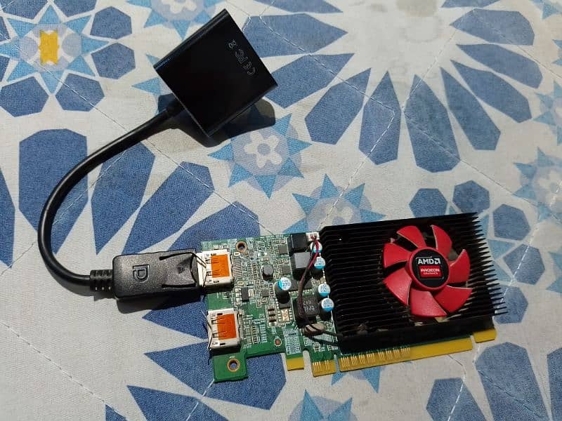 AMD 2 GB DDR 5 VIDEO CARD + Cable 3