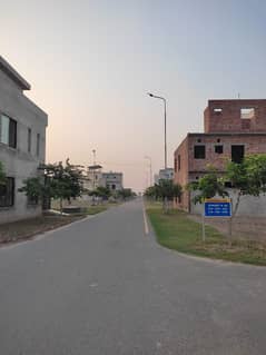 Transfer Free 5 Marla Plot For Sale In Executive Block Park View City Lahore