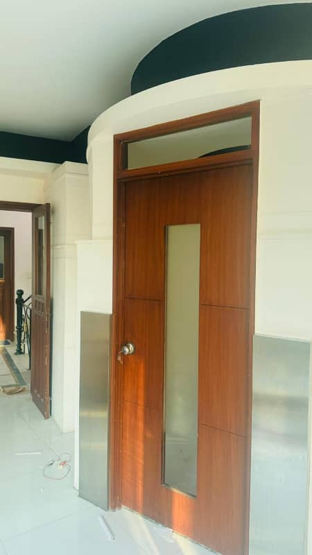 1100 Square Feet Brand New Corporation Office For Rent At Main Boulevard Gulberg 3 Lahore 12