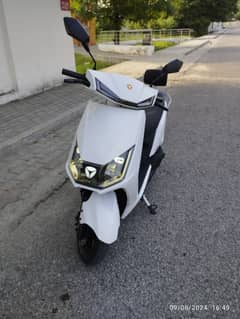 Yadea electric scooty T9 model