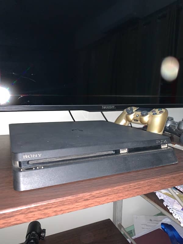 PS4 slim 3