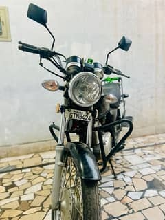 Suzuki GS 150 Black