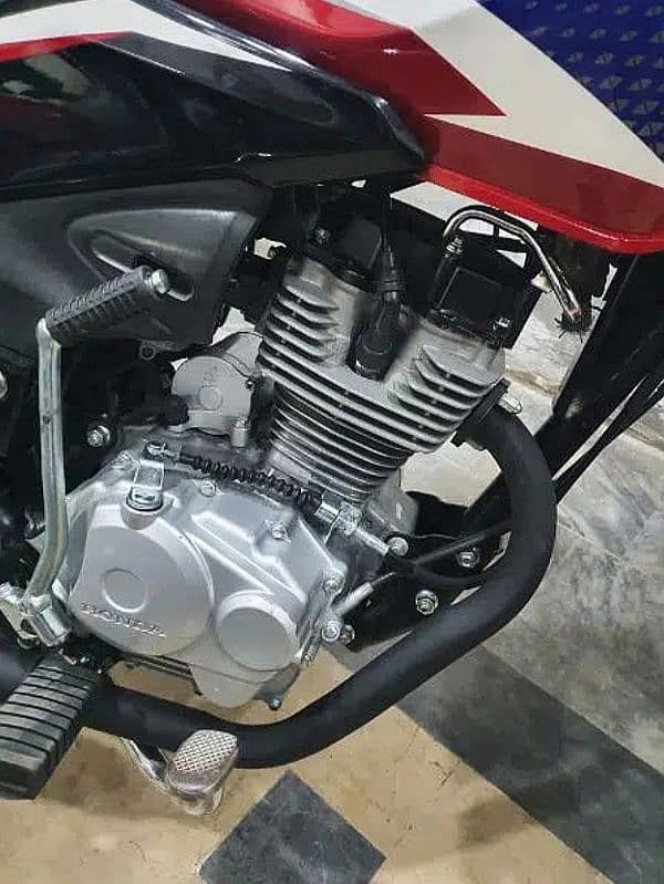 HONDA CB 125F (2019/2022) 3