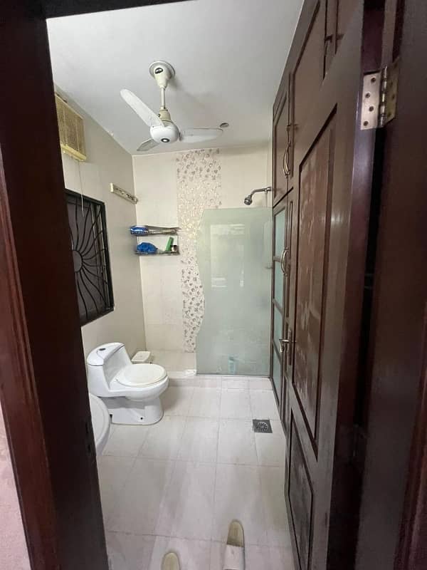 2ND FLOOR 1 KANAL UPPER PORTION FOR RENT 8