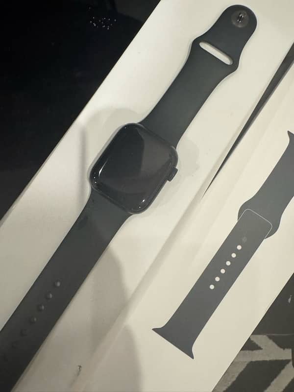 Apple Watch Series 8 ( 41 mm) 0