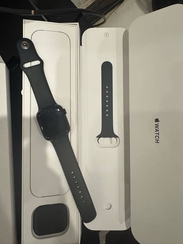 Apple Watch Series 8 ( 41 mm) 4