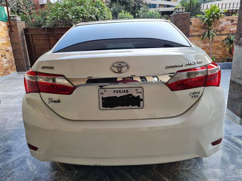 Toyota Altis Grande 2017 1