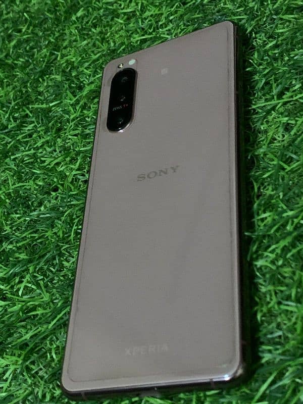 sony experia 5 mark 2 official pta approved 10/10 condition 0