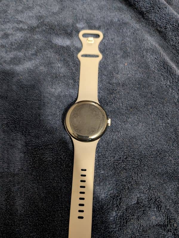 Google pixel watch 1 4